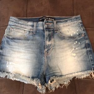 Stoned wash jean shorts